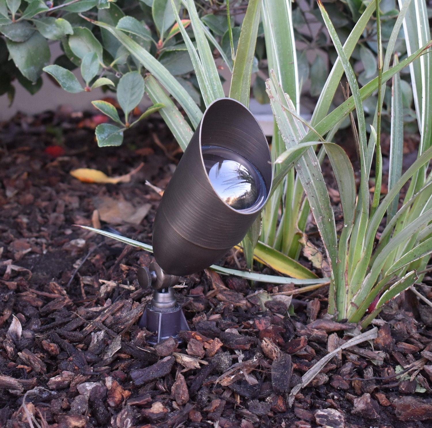 Nouve Elysee Solid Brass Spot Light Natural Bronze Low Voltage Outdoor Landscape Lighting
